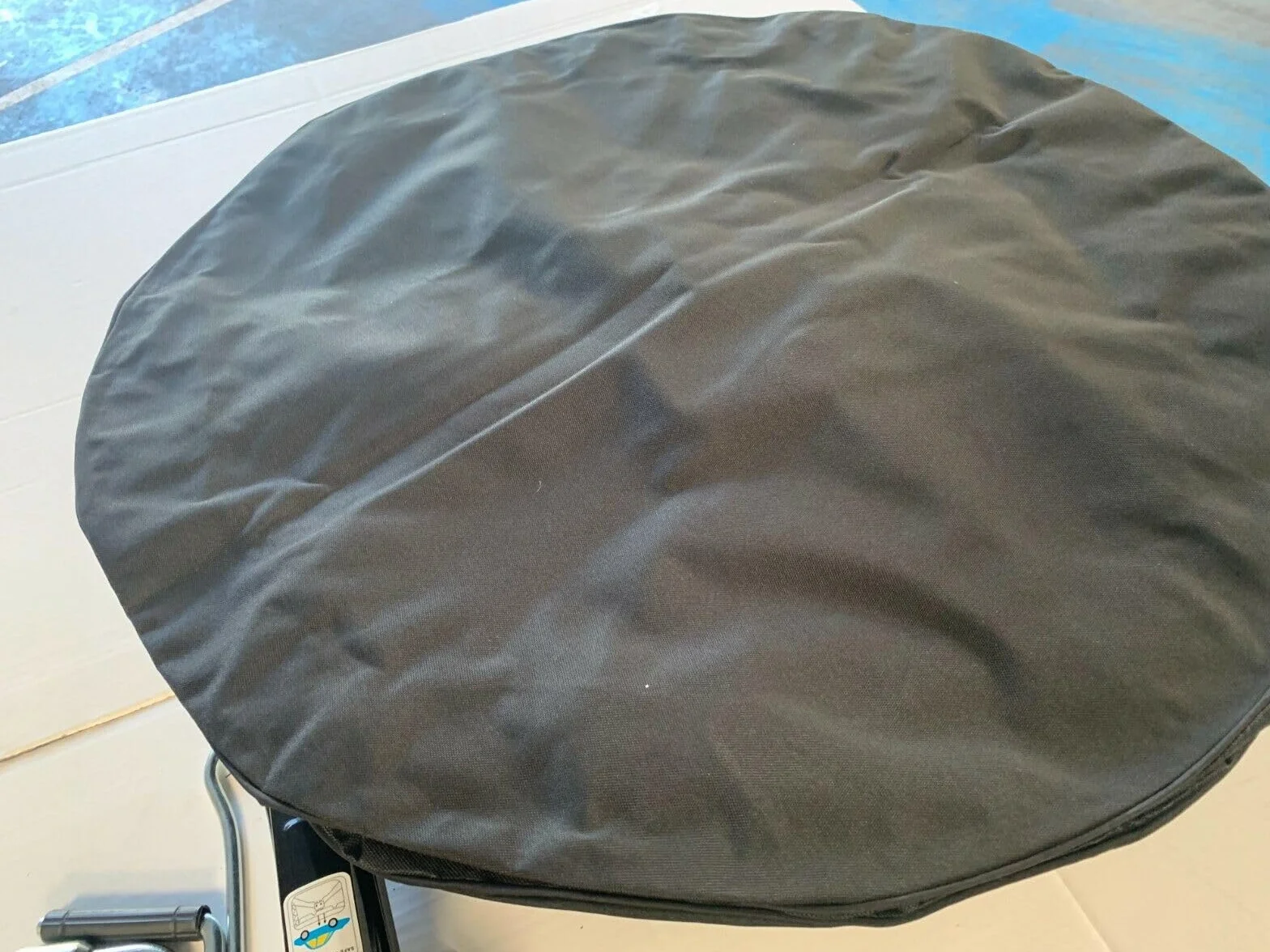 Kit Roue de secours 18" compatible avec Mercedes CLA AMG avec Cric, Clé, Gants et Sac